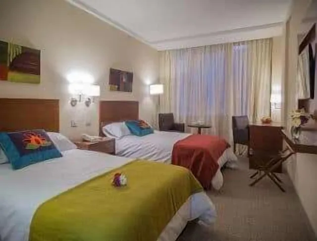 غرفة بسريرين مزدوجين، Howard Johnson by Wyndham Yerba Buena 4/6