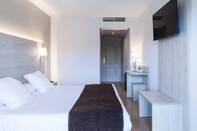 غرفة بريميوم بسرير مزدوج، Helios Lloret de Mar 5/10