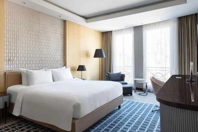 غرفة ديلوكس بسرير كينج، Skopje Marriott Hotel 5/10