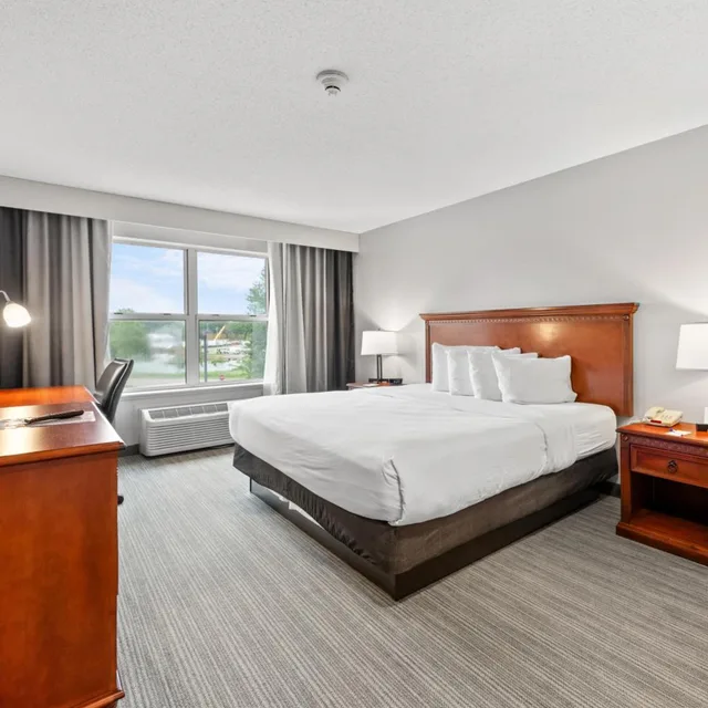 Studio, Accessible, Marinette WI Hotel 4/8