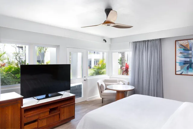 Room, King Bed, Garden View, Sheraton Fiji Golf and Beach Resort 4/5