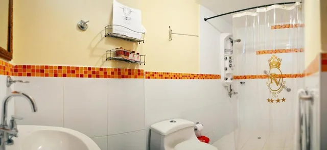 غرفة قياسية بسرير مزدوج بإطلالة، Plaza Versalles S.A 4/4