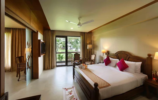 جناح بإطلالة على البحيرة مع أريكة، Uday Backwater Resort 1/1