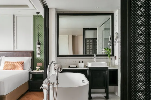 Classic, King Bed, Outdoor Jetted Tub, Terrace، InterContinental Chiang Mai Mae Ping an IHG Hotel 2/2