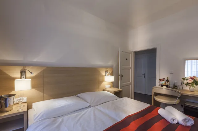 2 Bedrooms, Family, Quadruple, Double and Twin Beds, Little King Hotel U Malvaze 2/7