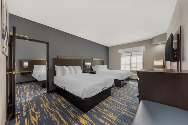 Suite, 3 Queen Beds, Best Western Sea World/Lackland AFB NW Hotel Suites 3/10