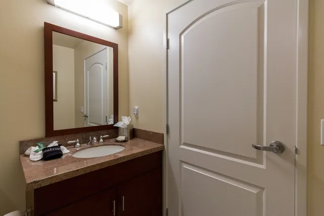 جناح استوديو فاخر بسرير كينج، Marbrisa Carlsbad Resort 2/2