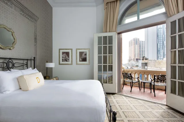 Landmark, Basic, Suite, King Bed، The Driskill In the Unbound Collection By Hyatt 1/5