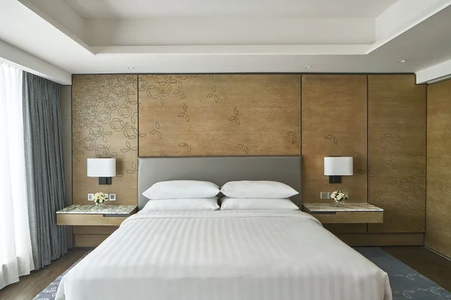 جناح تنفيذي بسرير كينج بإطلالة على المسبح، YOGYAKARTA MARRIOTT HOTEL 2/4