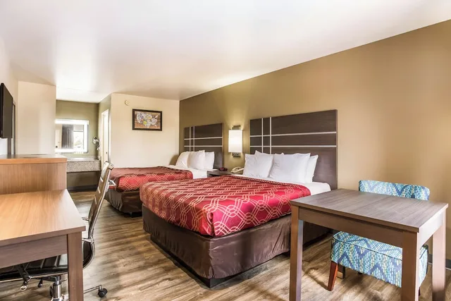 Upgrade, 2 Queen Beds, Smoking، Econo Lodge Inn & Suites Murfreesboro Shopping District 1/2