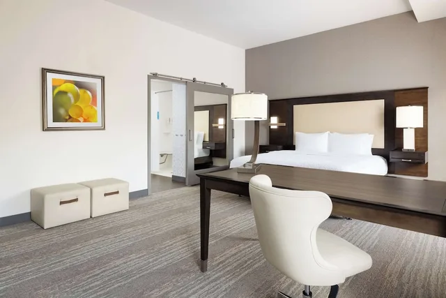 استوديو بسرير كينج مع أريكة لذوي الإعاقة، Hampton Inn & Suites Napa 5/10