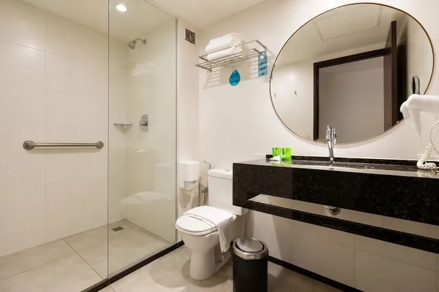 Life, Deluxe, Triple, 1 Double and 1 Single Bed, Kitchen، Ritz Suites Grand Hotel Boutique 6/8