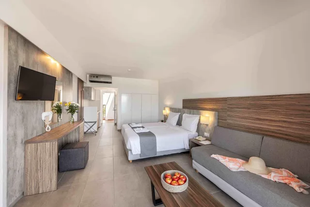 Superior, Double or Twin Bed, Side Sea View، Kapetanios Aqua Resort 1/3