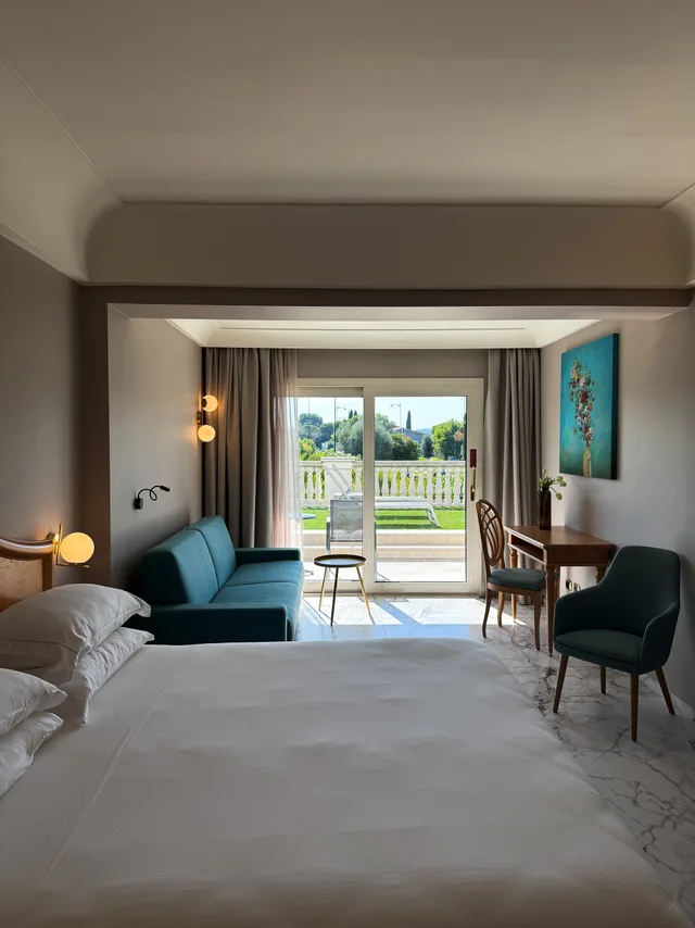 جناح بشرفة، Palace Hotel 2/3