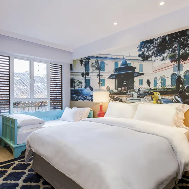 غرفة قياسية ثلاثية بسرير مزدوج مع أريكة، Caravel Hotel 1/4