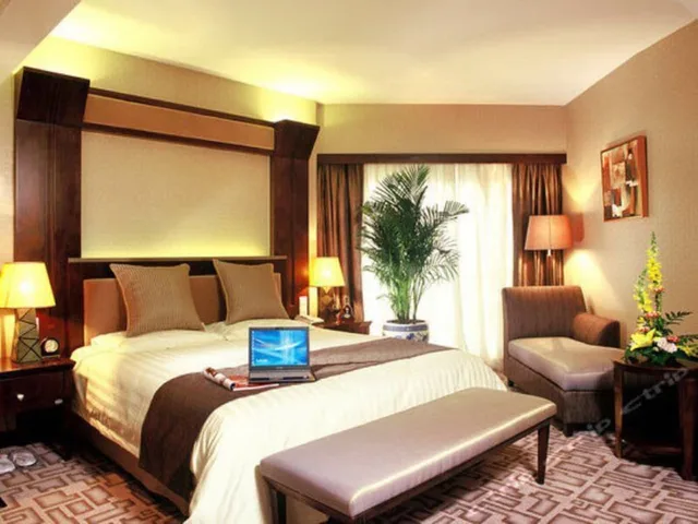 غرفة ديلوكس بسرير كينج، Beijing Xiyuan Hotel 2/3