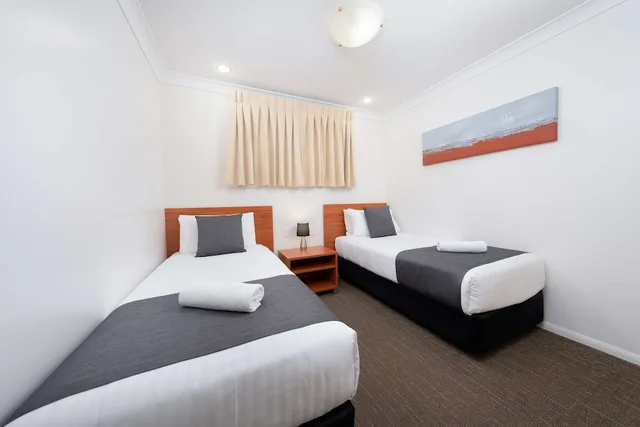 شقة بسرير كوين وسريرين فرديين بمطبخ، Best Western Tuscany On Tor Motor Inn 1/3