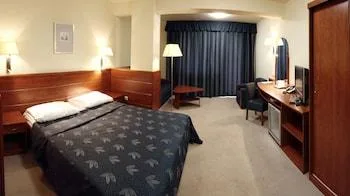 غرفة سوبيريور ثلاثية بسرير فردي بشرفة، Benczur Hotel 1/1