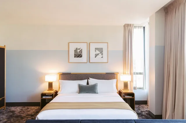 غرفة جونيور بسرير كينج، Clayton Hotel and Members Club 1/10