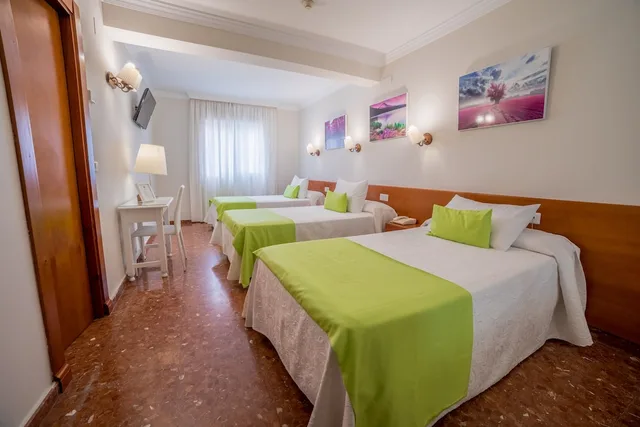 غرفة ثلاثية بثلاثة أسرّة في طابق مرتفع، Hotel Romerito 3/9