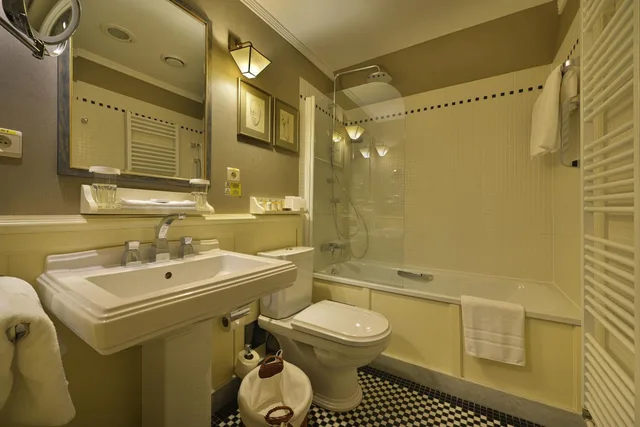 شقة عائلية، Marrol S Hotel 5/7