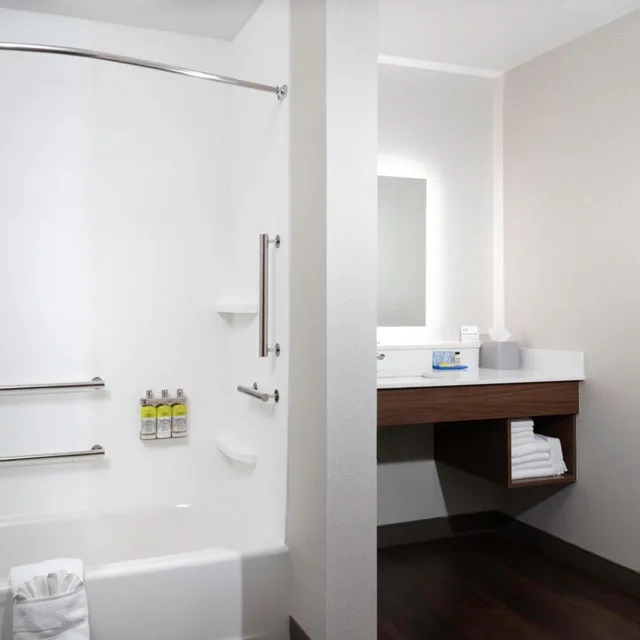 جناح لذوي الإعاقة، Holiday Inn Express Suites the Dalles 6/6