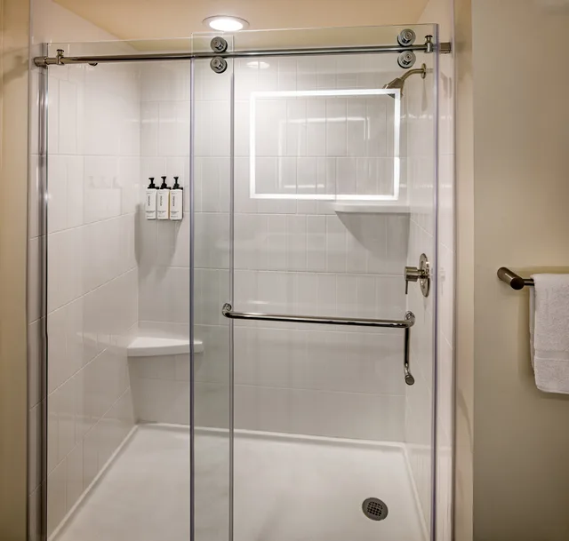 غرفة بسرير كينج بإطلالة، Crowne Plaza Cleveland At Playhouse Square An Ihg Hotel 7/7