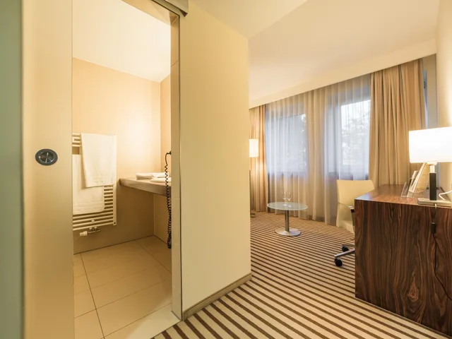 Courtyard, Premium، Hotel an der Oper 7/10