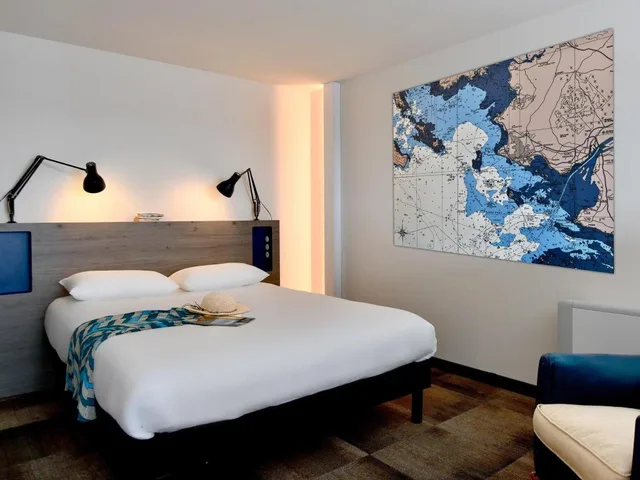 Room, Double Bed, with Extra Bed, Ibis Styles Saint Nazaire Centre Gare 1/4