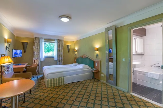 Deluxe, Double Bed, Hotel Kasteel Erenstein 2/5