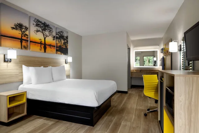 غرفة بسرير كينج، Days Inn By Wyndham North Columbia Ft Jackson 3/4