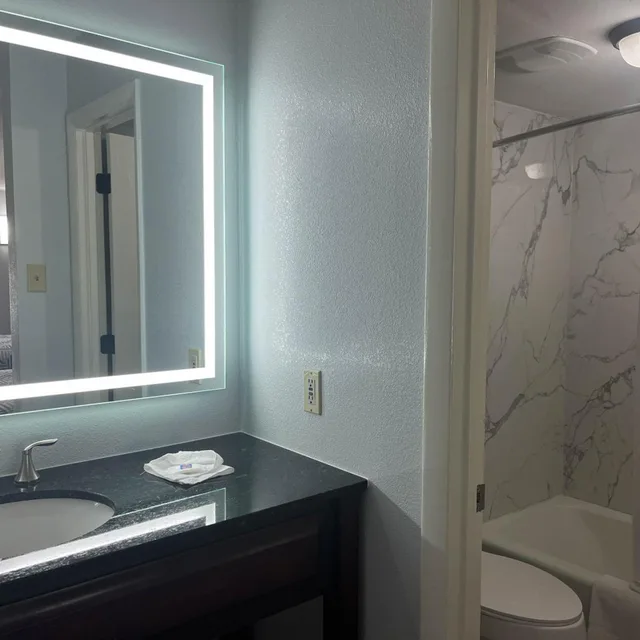 1 King Bed - Non-Smoking, Micfridge، Motel6 Spindale, NC - Forest City 5/5