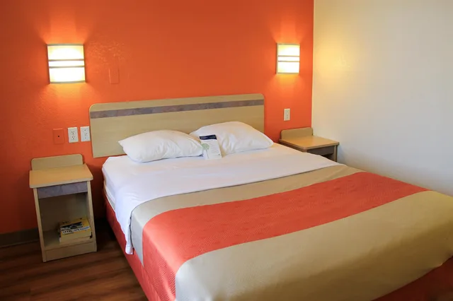 غرفة ديلوكس بسرير كوين، Motel6 Enfield, CT - Hartford 4/7