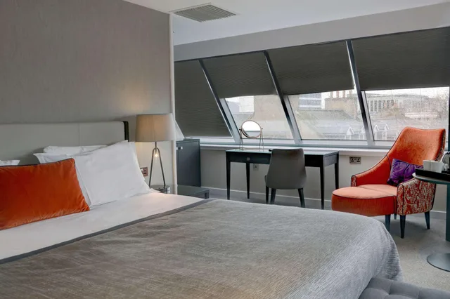 جناح جونيور، Ten Hill Place, WorldHotels Distinctive 2/3