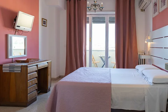 غرفة بسرير مزدوج بحمام خاص، B B Piramide Terrace 2/10