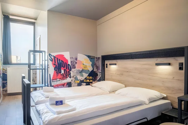 Room, 8 Beds, 8 Bunk Beds, a&o Antwerpen Centraal 1/1