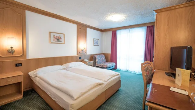غرفة كلاسيكية ثلاثية، Hotel Intermonti 1/10