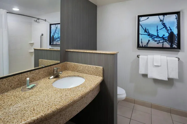 غرفة قياسية بسرير مزدوج، Courtyard By Marriott Gaithersburg Washingtonian Center 2/3