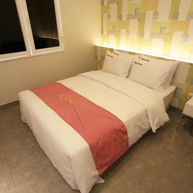 غرفة بسرير مزدوج، Q Hotel 4/10