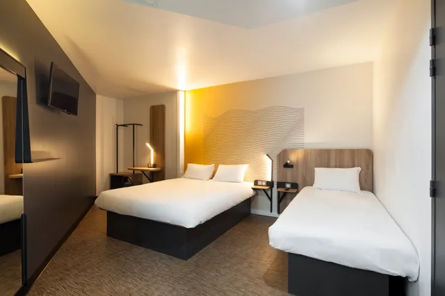 غرفة قياسية ثلاثية، B&B Hotel Nanterre Rueil-Malmaison 1/2