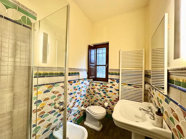 غرفة عائلية بسريرين كينج بإطلالة على الحديقة مع أريكة، Villa Castiglione 10/10