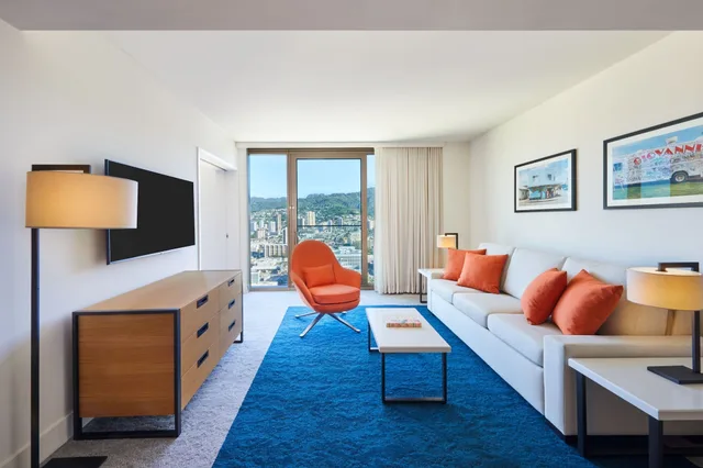 جناح بإطلالة على الجبل بغرفة نوم واحدة، Renaissance Honolulu Hotel & Spa 8/10