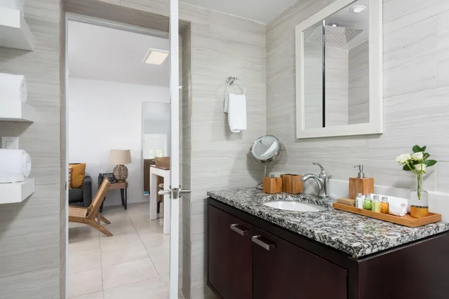 2 Bedrooms, Pool, Suite، The Oasis At Grace Bay 3/3