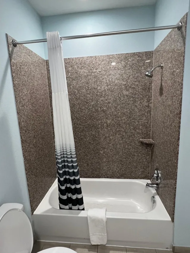 غرفة ثلاثية، Americas Best Value Inn Sulphur 9/10