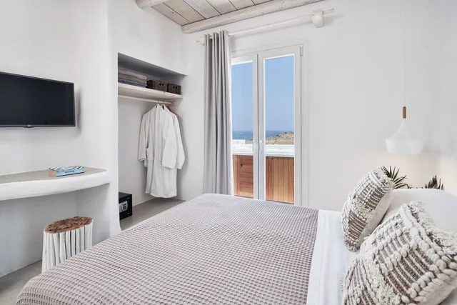 2 Bedrooms, Petite, Sea View, Outdoor Jetted Tub, Private Pool, Naxian Utopia 2/3