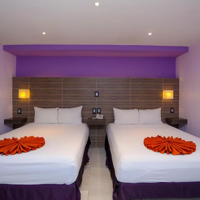 Room, Twin Beds, Hotel Kavia 7/10
