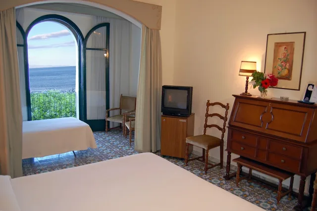 Room, Triple, 1 Double and 1 Single Bed, Sea View, Lido Mediterranee 6/10