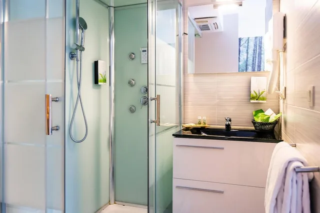 Deluxe, Double Bed, Sauna, Utopia Hotel 2/2