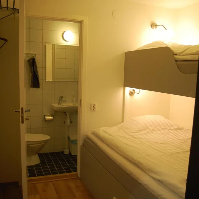 Room, Triple, No Window, Small، Hotell Centralstation 1/8