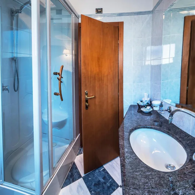 غرفة ثلاثية، Hotel Valdarno 4/4